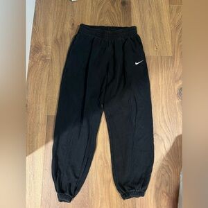 Women’s Nike sweatpants